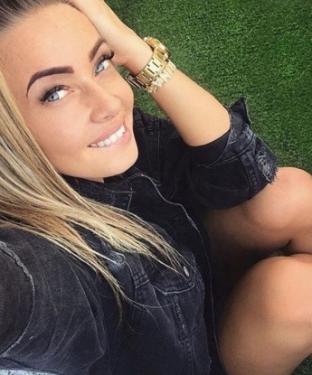 Со мной ты узнаешь, каким должен быть идеальный отдых. Мои услуги включают все, о чем ты только мечтал: эротический массаж, оральный и классический секс, а также прекрасные ролевые игры. Мой опыт и чуткость удовлетворят даже самые сокровенные твои желания. Мои фото говорят сами за себя - я настоящая красотка с идеальными формами. Позволь себе расслабиться и провести незабываемое время со мной. Все мои клиенты остаются довольными и готовыми вернуться ко мне снова. Я жду тебя, чтобы сделать Москву твоим самым ярким и страстным городом. 💋 9195, 22 года